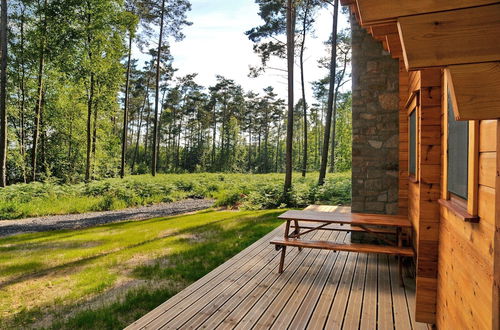 Foto 18 - Wooden Chalet With Wood Burning Stove