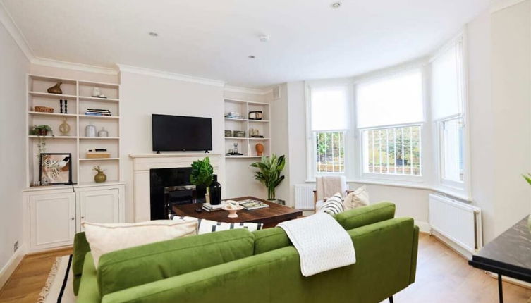 Foto 1 - The London Classic - Captivating 2bdr Flat With Garden