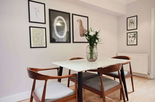 Foto 10 - The London Classic - Captivating 2bdr Flat With Garden