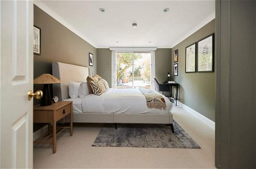 Foto 6 - The London Classic - Captivating 2bdr Flat With Garden