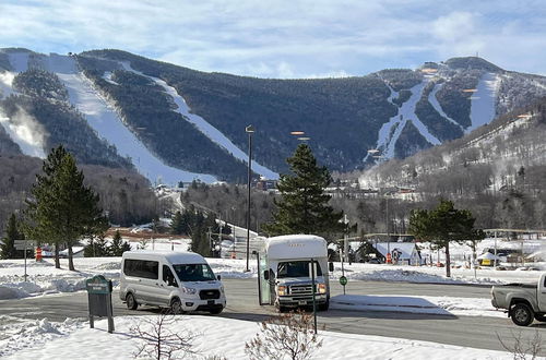 Foto 6 - Killington Vacation Gem Walk to Ski Lifts