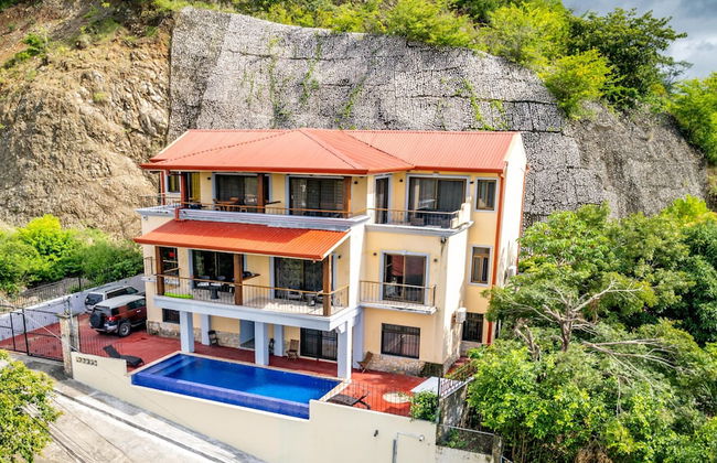 2-Bedroom Condo with Ocean View and Pool - Foto 30