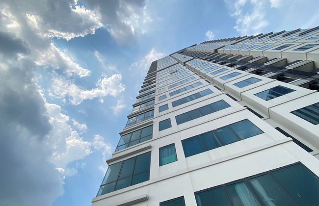 Modern and New 1BR across LRT Station Samara Suites Apartment - Foto 34