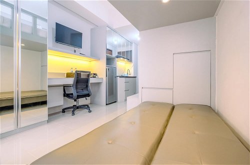 Foto 10 - Elegant And Homey Studio Apartment Transpark Juanda Bekasi Timur