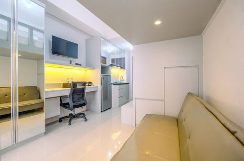 Foto 8 - Elegant And Homey Studio Apartment Transpark Juanda Bekasi Timur