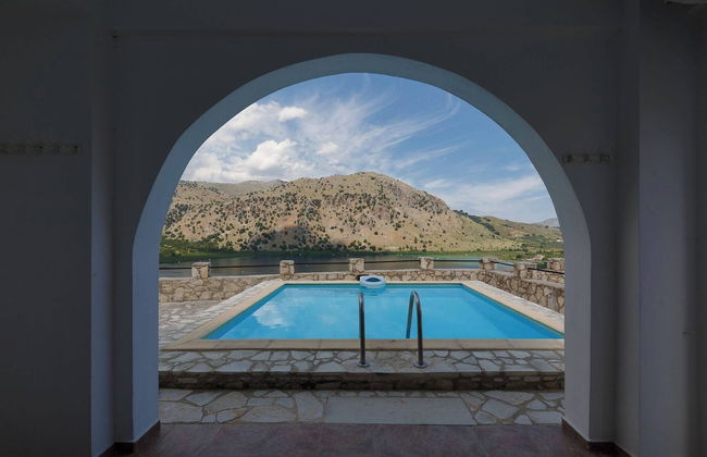 Linda's Villa In Unrivalled Position in Kournas - Amazing View! - Foto 26