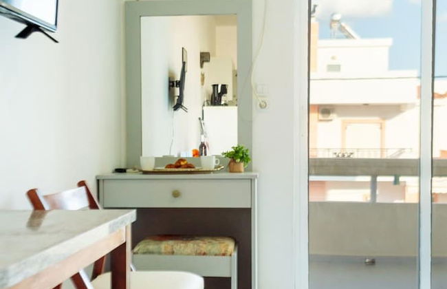 Lefteris Insta-worthy Studio With Balcony - Photo 6