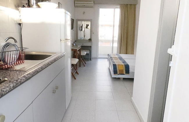 Lefteris Insta-worthy Studio With Balcony - Photo 8