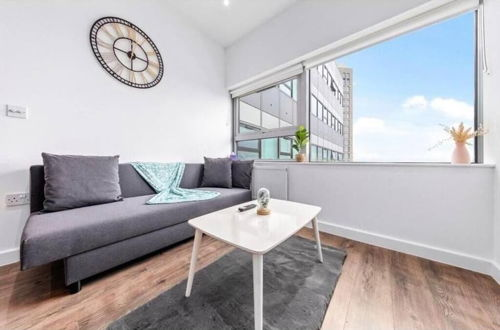 Photo 7 - Captivating 1-bed Apartment 15 min to Londonbridge