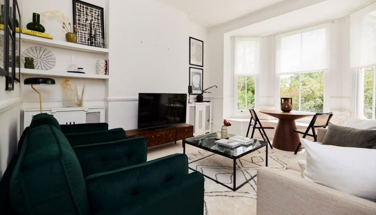 Photo 1 - The London Maisonette - Alluring 3bdr Flat With Garden