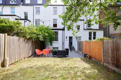 Foto 31 - The London Maisonette - Alluring 3bdr Flat With Garden