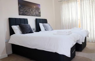 Photo 2 - Comfy Duplex 2-bed Apartment in Milton Keynes