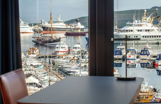 Stunning Marina View - Brand New - City Center - Photo 7