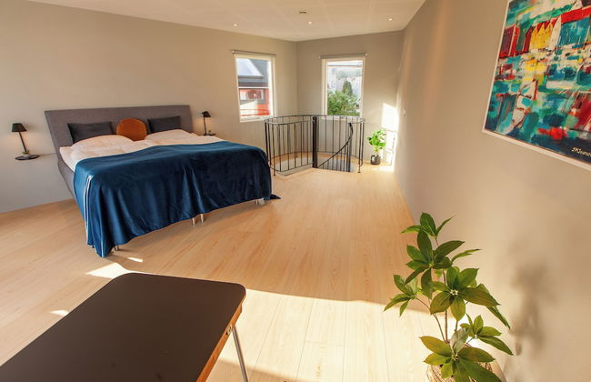 Stunning Marina View - Brand New - City Center - Photo 5