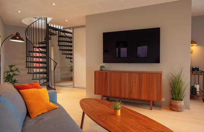 Stunning Marina View - Brand New - City Center - Photo 29