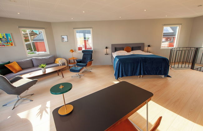 Stunning Marina View - Brand New - City Center - Photo 6