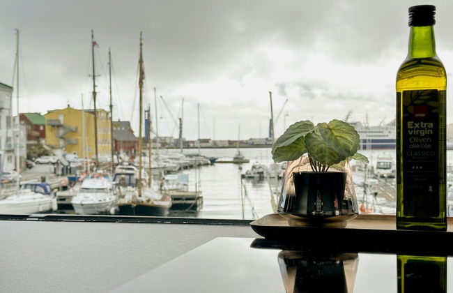 Stunning Marina View - Brand New - City Center - Photo 22