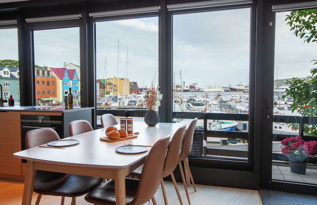 Stunning Marina View - Brand New - City Center - Photo 21