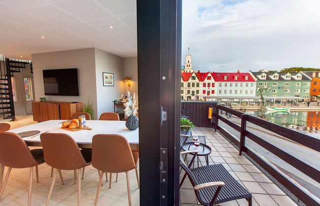 Stunning Marina View - Brand New - City Center - Photo 31