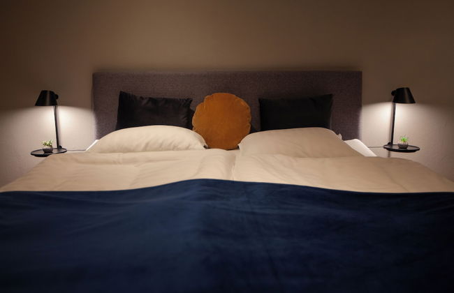 Stunning Marina View - Brand New - City Center - Photo 14