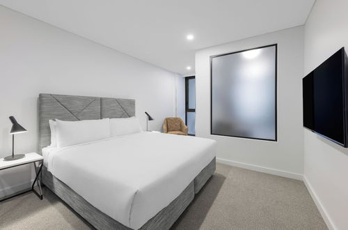 Photo 16 - Meriton Suites Canberra