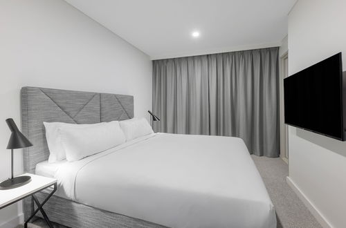 Photo 8 - Meriton Suites Canberra