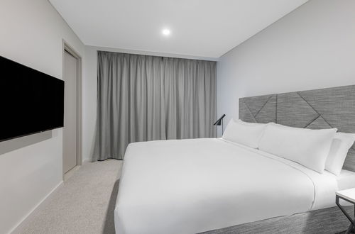 Photo 23 - Meriton Suites Canberra