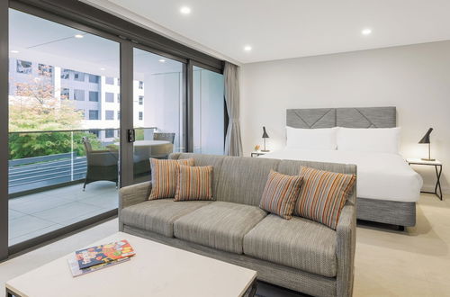 Photo 22 - Meriton Suites Canberra