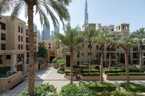 Foto 21 - Whitesage - Fully Renovated Spacious 2BR Apt. with Burj Views