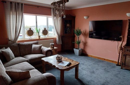Photo 1 - 3-bed Apartment in Lowestoft With sea Views