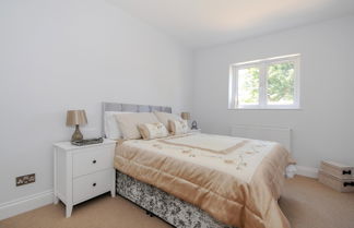 Photo 2 - Charming 5 Star 3 Bed London Flat, Garden, Parking