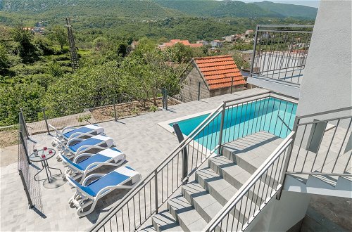 Foto 36 - Vacation House With the Pool, Near River Cetina