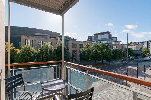 Foto 26 - 379 Luxury 3 Bedroom City Centre Apartment With Private Parking and Lovely Views Over Arthur s Seat