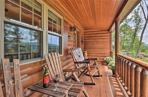 Foto 20 - Upscale Wardensville Cabin w/ Deck and Hot Tub