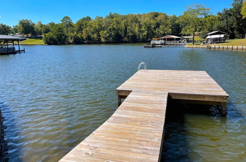 Foto 22 - Pet-friendly Lakefront Retreat w/ Deck & Dock