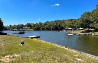 Foto 1 - Pet-friendly Lakefront Retreat w/ Deck & Dock