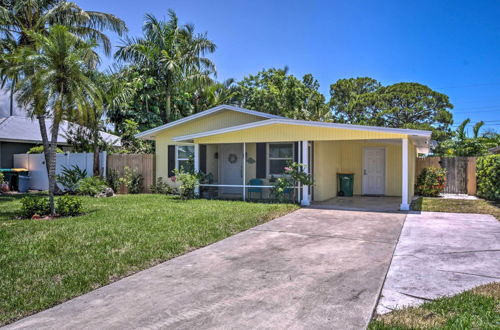 Photo 12 - Tasteful Mod Home w/ Patio + Grill <2 Mi to Beach