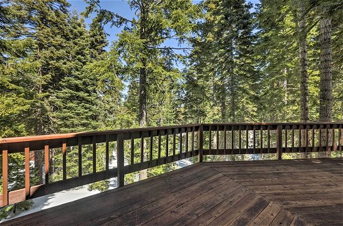 Foto 7 - Modern Tahoe Donner Retreat With Deck & Grill