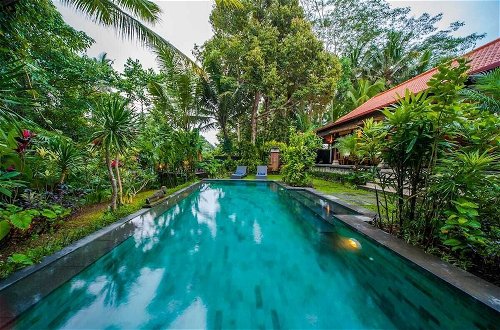 Foto 27 - Infinity Jungle View Aashaya Villa Ubud