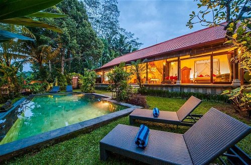 Foto 41 - Infinity Jungle View Aashaya Villa Ubud