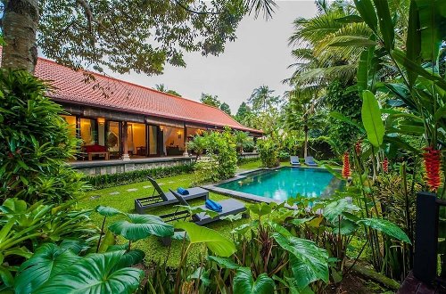 Photo 32 - Infinity Jungle View Aashaya Villa Ubud