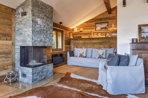 Photo 6 - Chalet Capricorne -impeccable Ski in out Chalet With Sauna and Views