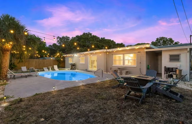 NEW Mid Century Modern Largo Retreat - Foto 1