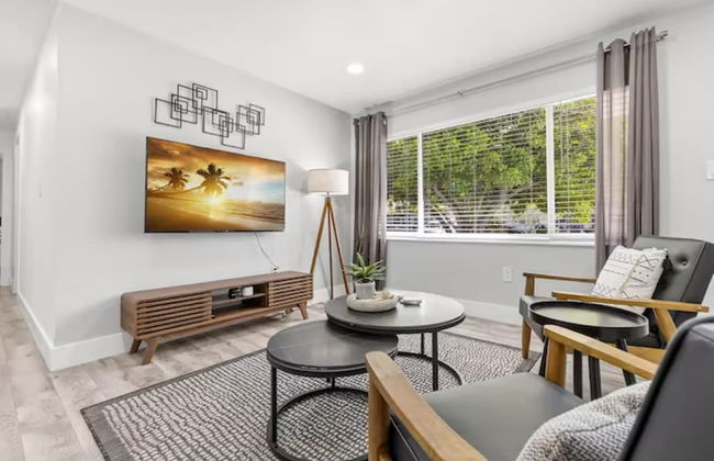NEW Mid Century Modern Largo Retreat - Foto 11