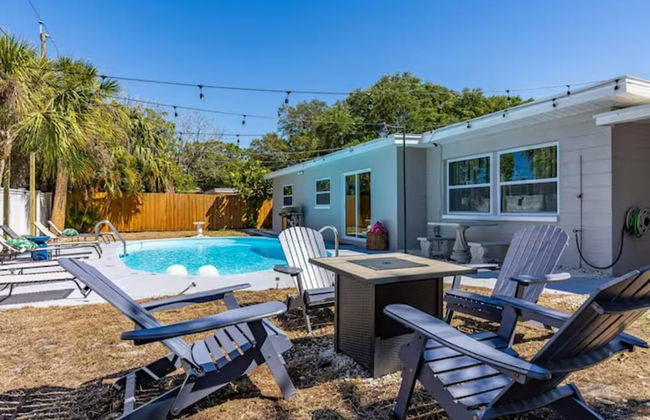 NEW Mid Century Modern Largo Retreat - Foto 19