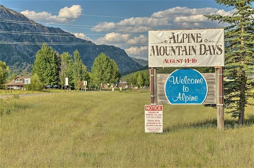 Foto 32 - Alpine Adventures: Cozy Log Cabin w/ Deck & Views