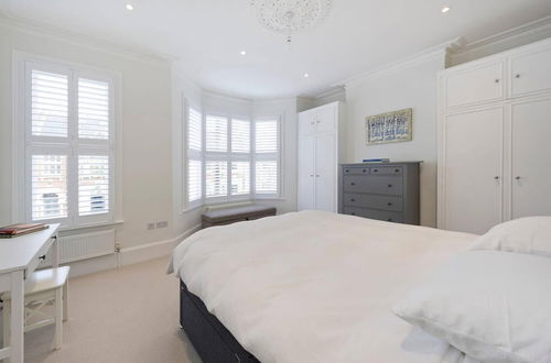 Photo 18 - Long Stay Discounts - Spacious 4bed Battersea