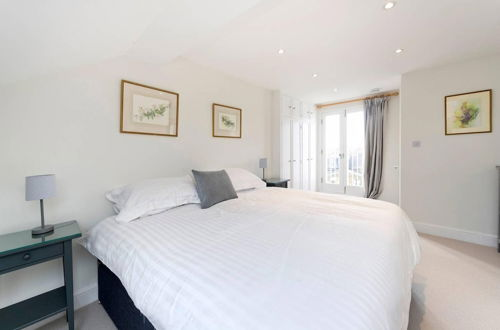 Photo 31 - Long Stay Discounts - Spacious 4bed Battersea