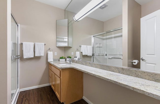 Bellevue Sophisticated 2BD 2BA Apartment - Photo 20