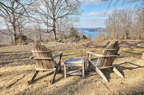 Photo 4 - Outdoor Family Fun: Large Home by Beaver Lake